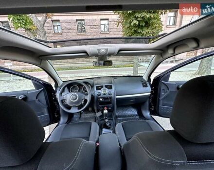 Синий Рено Меган, объемом двигателя 1.6 л и пробегом 292 тыс. км за 5600 $, фото 32 на Automoto.ua