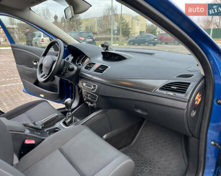 Синій Рено Меган, об'ємом двигуна 1.6 л та пробігом 252 тис. км за 6750 $, фото 45 на Automoto.ua