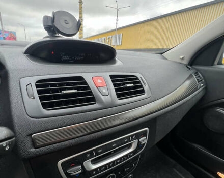 Синий Рено Меган, объемом двигателя 1.6 л и пробегом 252 тыс. км за 7000 $, фото 52 на Automoto.ua