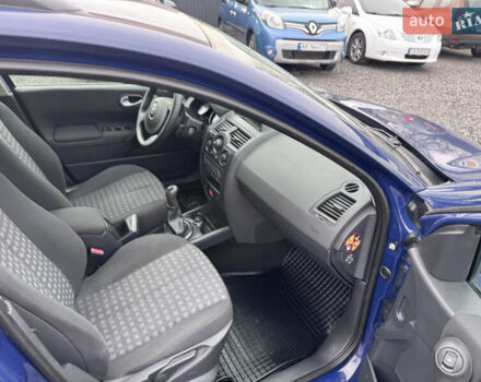 Синий Рено Меган, объемом двигателя 1.6 л и пробегом 240 тыс. км за 5400 $, фото 19 на Automoto.ua