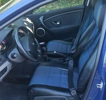 Рено Меган 2010 у Умани на Automoto.ua Синій Рено Меган, об'ємом двигуна 1.46 л та пробігом 210 тис. км за 6700 $, фото 10 на Automoto.ua