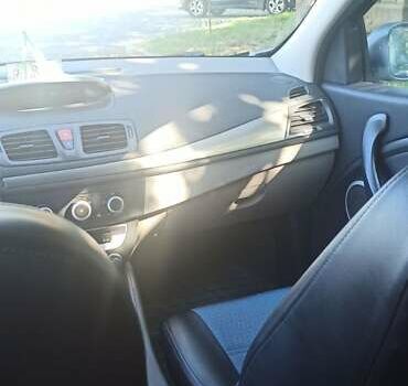 Рено Меган 2010 у Умани на Automoto.ua Синій Рено Меган, об'ємом двигуна 1.46 л та пробігом 210 тис. км за 6700 $, фото 9 на Automoto.ua