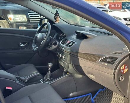 Синій Рено Меган, об'ємом двигуна 1.6 л та пробігом 176 тис. км за 6800 $, фото 3 на Automoto.ua