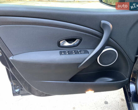 Синій Рено Меган, об'ємом двигуна 1.46 л та пробігом 260 тис. км за 7599 $, фото 21 на Automoto.ua