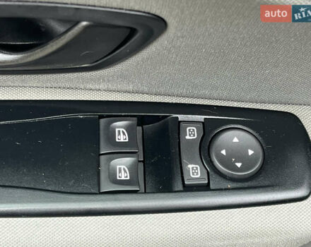 Синий Рено Меган, объемом двигателя 1.6 л и пробегом 150 тыс. км за 7200 $, фото 26 на Automoto.ua