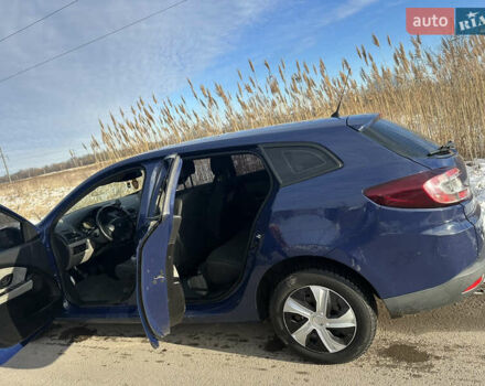 Синий Рено Меган, объемом двигателя 1.46 л и пробегом 320 тыс. км за 6800 $, фото 4 на Automoto.ua