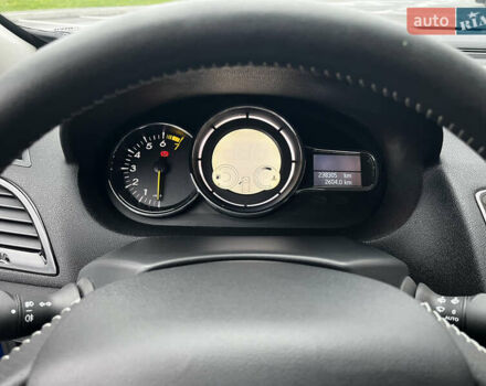 Синий Рено Меган, объемом двигателя 1.4 л и пробегом 238 тыс. км за 6999 $, фото 44 на Automoto.ua