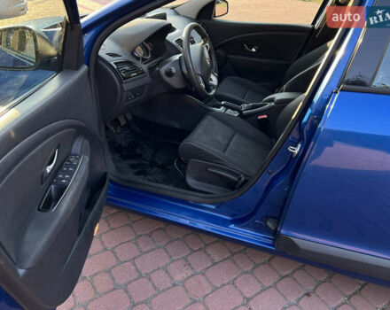 Синий Рено Меган, объемом двигателя 1.46 л и пробегом 300 тыс. км за 7000 $, фото 4 на Automoto.ua