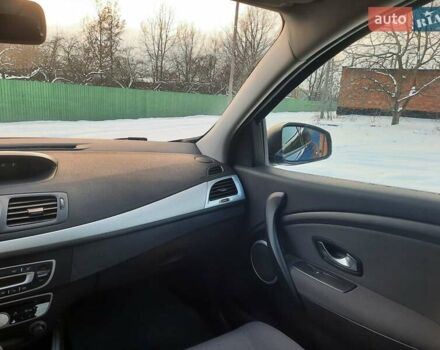 Синій Рено Меган, об'ємом двигуна 1.6 л та пробігом 178 тис. км за 7900 $, фото 54 на Automoto.ua