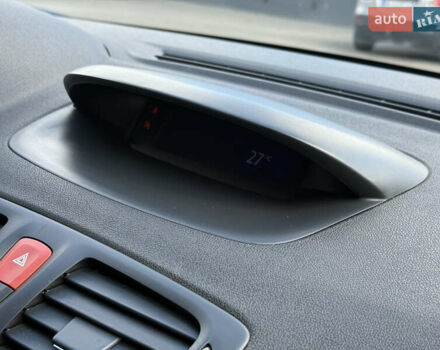 Синий Рено Меган, объемом двигателя 1.6 л и пробегом 230 тыс. км за 7999 $, фото 49 на Automoto.ua