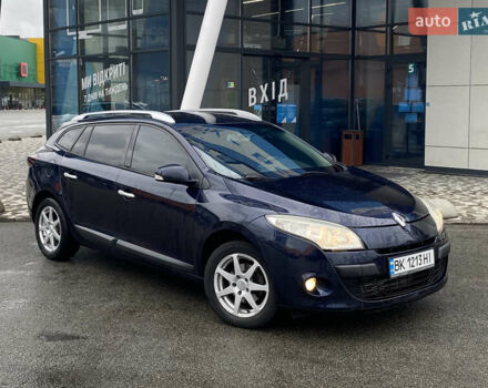 Рено Меган 2011 в Киеве на Automoto.ua Синий Рено Меган, объемом двигателя 1.5 л и пробегом 356 тыс. км за 6700 $, фото 2 на Automoto.ua