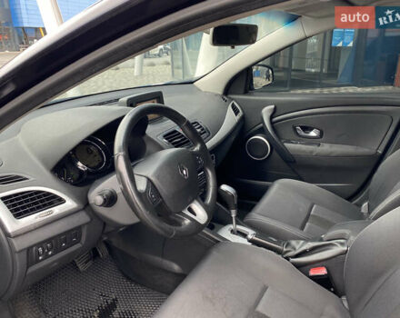 Рено Меган 2011 в Киеве на Automoto.ua Синий Рено Меган, объемом двигателя 1.5 л и пробегом 356 тыс. км за 6700 $, фото 17 на Automoto.ua