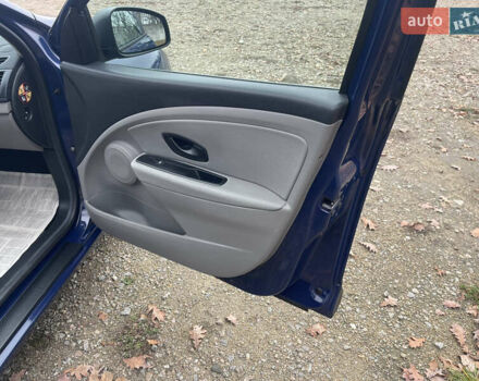 Синий Рено Меган, объемом двигателя 1.6 л и пробегом 175 тыс. км за 7500 $, фото 60 на Automoto.ua