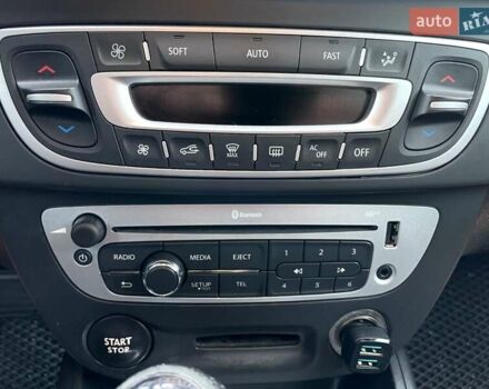 Синій Рено Меган, об'ємом двигуна 1.6 л та пробігом 222 тис. км за 8500 $, фото 15 на Automoto.ua