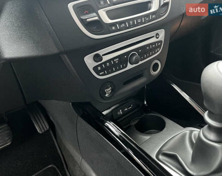 Синий Рено Меган, объемом двигателя 1.4 л и пробегом 238 тыс. км за 6950 $, фото 52 на Automoto.ua