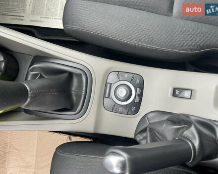 Синий Рено Меган, объемом двигателя 1.6 л и пробегом 175 тыс. км за 7500 $, фото 47 на Automoto.ua