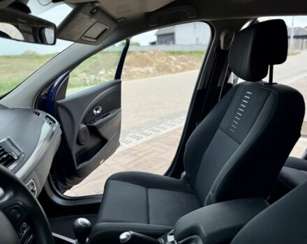 Синий Рено Меган, объемом двигателя 1.9 л и пробегом 210 тыс. км за 4200 $, фото 11 на Automoto.ua