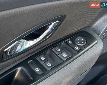 Синій Рено Меган, об'ємом двигуна 1.46 л та пробігом 301 тис. км за 9500 $, фото 5 на Automoto.ua