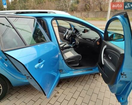 Синий Рено Меган, объемом двигателя 1.5 л и пробегом 200 тыс. км за 8999 $, фото 99 на Automoto.ua