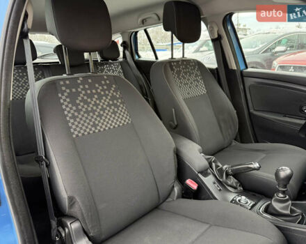 Синий Рено Меган, объемом двигателя 1.5 л и пробегом 286 тыс. км за 7800 $, фото 23 на Automoto.ua