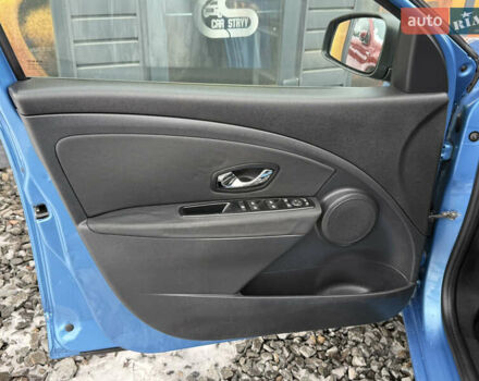 Синий Рено Меган, объемом двигателя 1.5 л и пробегом 286 тыс. км за 7800 $, фото 37 на Automoto.ua