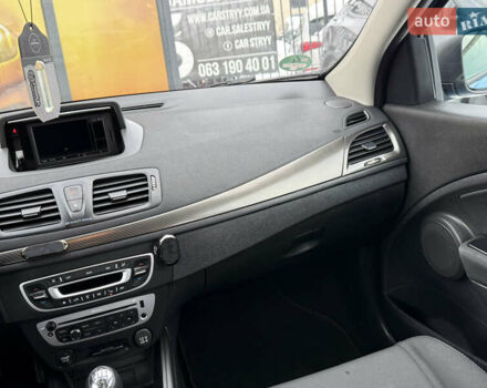 Синий Рено Меган, объемом двигателя 1.5 л и пробегом 286 тыс. км за 7800 $, фото 31 на Automoto.ua