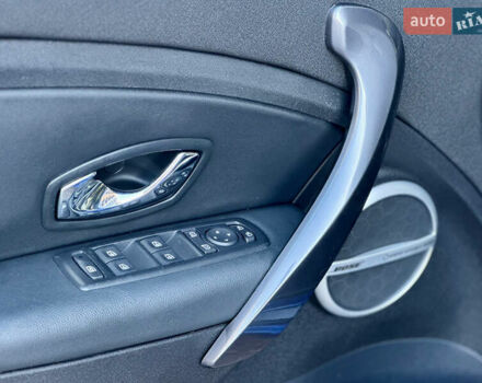 Синий Рено Меган, объемом двигателя 1.5 л и пробегом 228 тыс. км за 10490 $, фото 21 на Automoto.ua