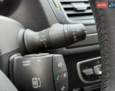 Синій Рено Меган, об'ємом двигуна 1.46 л та пробігом 195 тис. км за 8500 $, фото 29 на Automoto.ua