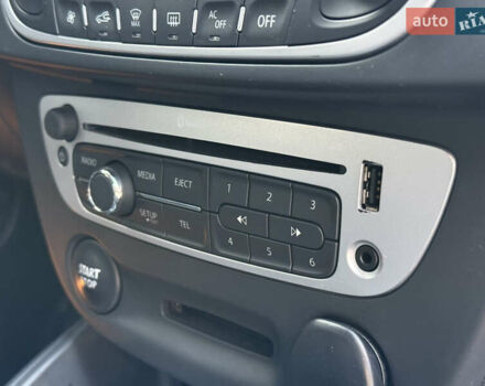 Синий Рено Меган, объемом двигателя 1.46 л и пробегом 196 тыс. км за 8000 $, фото 22 на Automoto.ua