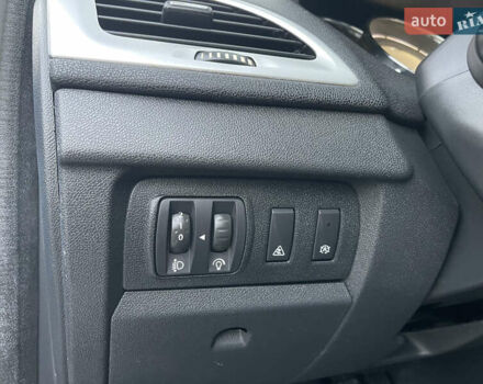 Синий Рено Меган, объемом двигателя 1.6 л и пробегом 279 тыс. км за 8350 $, фото 29 на Automoto.ua