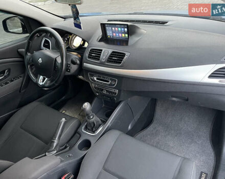 Синій Рено Меган, об'ємом двигуна 1.6 л та пробігом 280 тис. км за 7950 $, фото 16 на Automoto.ua