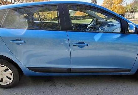 Синий Рено Меган, объемом двигателя 1.6 л и пробегом 207 тыс. км за 8500 $, фото 5 на Automoto.ua