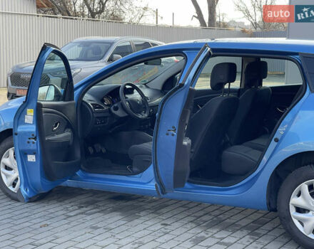 Синій Рено Меган, об'ємом двигуна 1.6 л та пробігом 207 тис. км за 8700 $, фото 19 на Automoto.ua