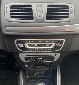 Синий Рено Меган, объемом двигателя 1.5 л и пробегом 153 тыс. км за 9600 $, фото 14 на Automoto.ua