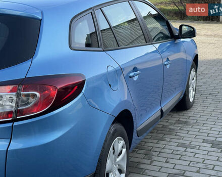 Синій Рено Меган, об'ємом двигуна 1.6 л та пробігом 207 тис. км за 8700 $, фото 16 на Automoto.ua