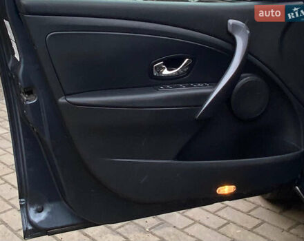 Синий Рено Меган, объемом двигателя 1.5 л и пробегом 153 тыс. км за 9600 $, фото 26 на Automoto.ua