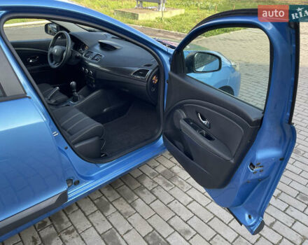 Синій Рено Меган, об'ємом двигуна 1.6 л та пробігом 207 тис. км за 8700 $, фото 34 на Automoto.ua