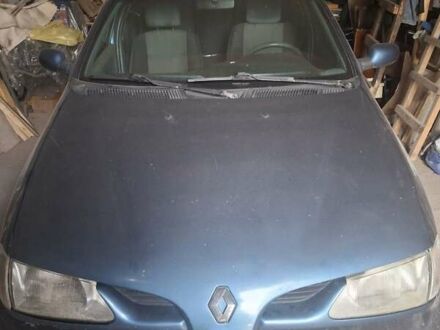 Синий Рено Меган, объемом двигателя 1.6 л и пробегом 180 тыс. км за 1800 $, фото 1 на Automoto.ua