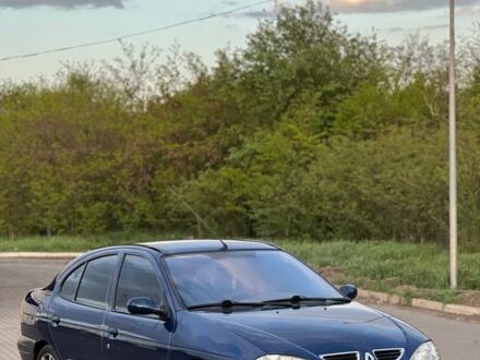 Рено Меган 2001 у Покровськ (Красноармійськ) на Automoto.ua Синій Рено Меган, об'ємом двигуна 1.6 л та пробігом 212 тис. км за 3200 $, фото 1 на Automoto.ua