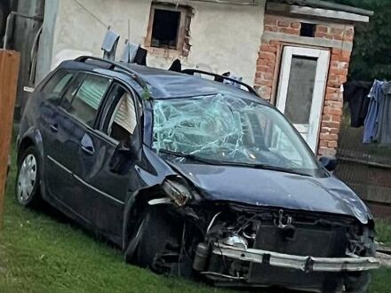 Синій Рено Меган, об'ємом двигуна 1.6 л та пробігом 270 тис. км за 1600 $, фото 1 на Automoto.ua