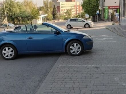 Рено Меган 2005 у Ужгороді на Automoto.ua Синій Рено Меган, об'ємом двигуна 2 л та пробігом 200 тис. км за 5300 $, фото 1 на Automoto.ua
