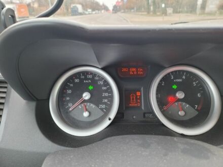 Синий Рено Меган, объемом двигателя 1.6 л и пробегом 283 тыс. км за 2200 $, фото 1 на Automoto.ua