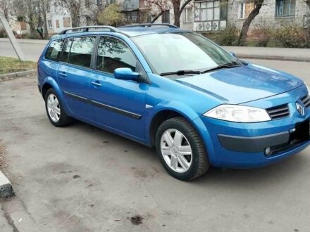 Рено Меган 2006 в Славянске на Automoto.ua Синий Рено Меган, объемом двигателя 0 л и пробегом 230 тыс. км за 5900 $, фото 1 на Automoto.ua