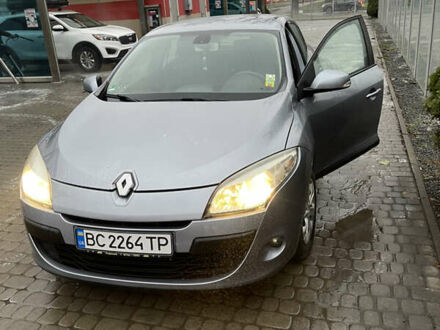 Синій Рено Меган, об'ємом двигуна 1.6 л та пробігом 167 тис. км за 7000 $, фото 1 на Automoto.ua