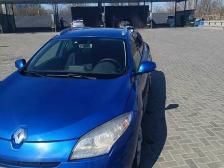 Рено Меган 2010 в Запорожье на Automoto.ua Синий Рено Меган, объемом двигателя 1.46 л и пробегом 313 тыс. км за 6800 $, фото 1 на Automoto.ua