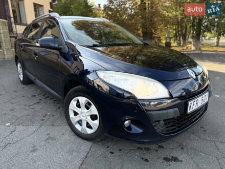 Рено Меган 2010 в Прилуках на Automoto.ua Синий Рено Меган, объемом двигателя 1.6 л и пробегом 190 тыс. км за 7450 $, фото 1 на Automoto.ua