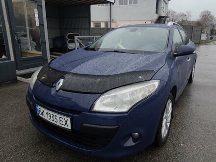 Рено Меган 2010 у Черкасах на Automoto.ua Синій Рено Меган, об'ємом двигуна 1.46 л та пробігом 247 тис. км за 6950 $, фото 1 на Automoto.ua