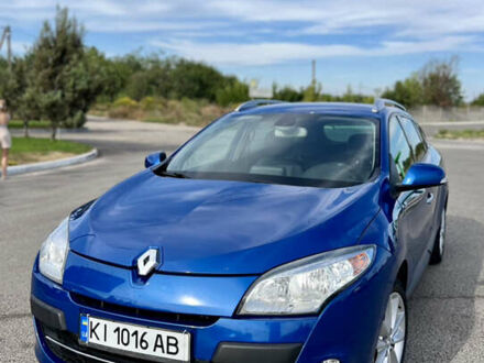 Рено Меган 2011 в Полтаве на Automoto.ua Синий Рено Меган, объемом двигателя 1.4 л и пробегом 200 тыс. км за 7550 $, фото 1 на Automoto.ua