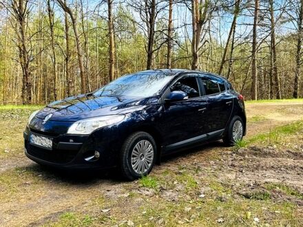 Рено Меган 2011 у Києві на Automoto.ua Синій Рено Меган, об'ємом двигуна 16 л та пробігом 181 тис. км за 6800 $, фото 1 на Automoto.ua
