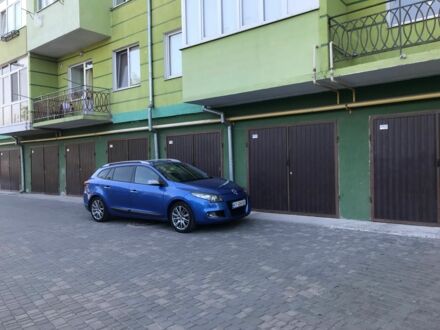 Синий Рено Меган, объемом двигателя 0 л и пробегом 320 тыс. км за 10200 $, фото 1 на Automoto.ua